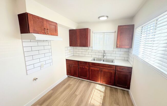 Townhome Apartments Ready for Move In! 2bd/2.5 baths with parking