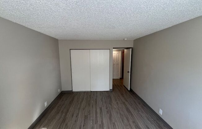 2 beds, 1 bath, $1,045, Unit 2569IRB