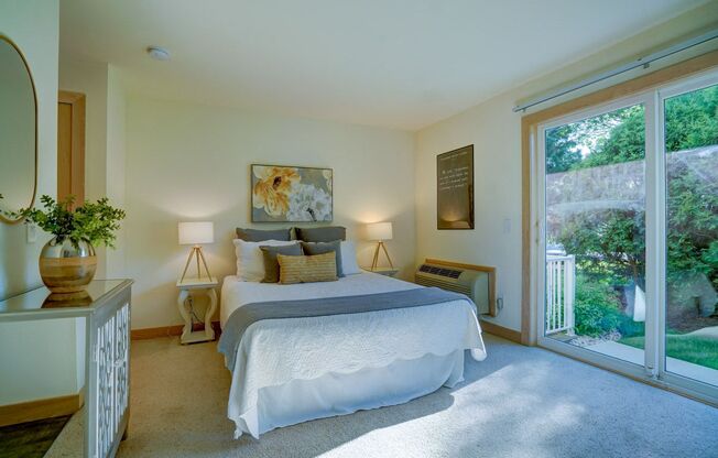 Studio, 1 bath, $1,125