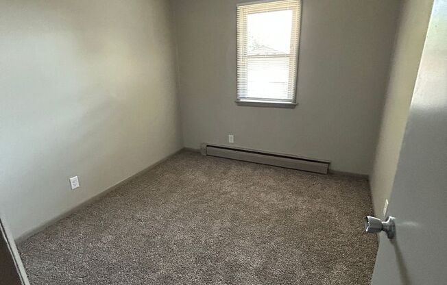 2 beds, 1 bath, $715