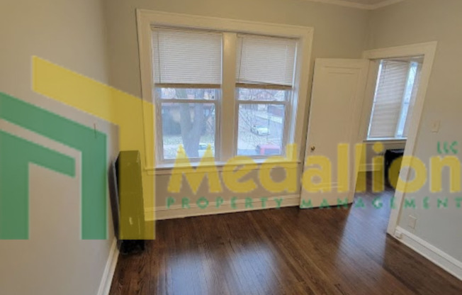 2 beds, 1 bath, $1,350, Unit 2740-2