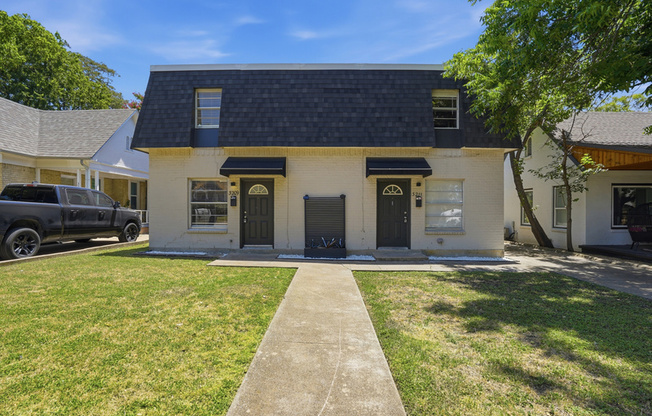 3209 Rogers Ave