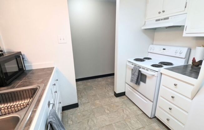 1 bed, 1 bath, 500 sqft, $995, Unit A107