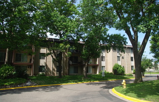 2 beds, 2 baths, $1,395, Unit #133