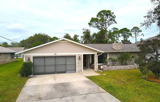 2 Bed 2 Bath w Flex Room Home in the F Section of Palm Coast!