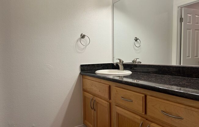 2 beds, 1 bath, 850 sqft, $2,690, Unit 1611M