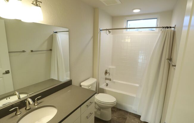 3 beds, 2 baths, $2,995, Unit # 203