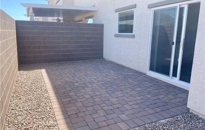 Brand New 4 Bedroom Townhome-Sunrise Manor