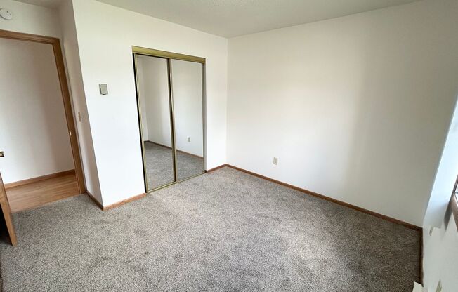 2 beds, 1 bath, 850 sqft, $810, Unit 2542-302