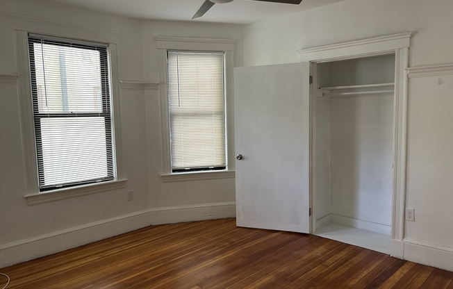 3 beds, 1 bath, 1,300 sqft, $4,500, Unit 1