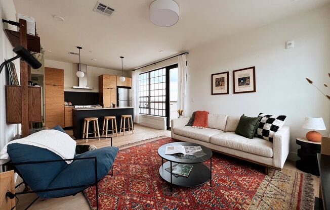 2 beds, 1 bath, 857 sqft, $2,905, Unit 605