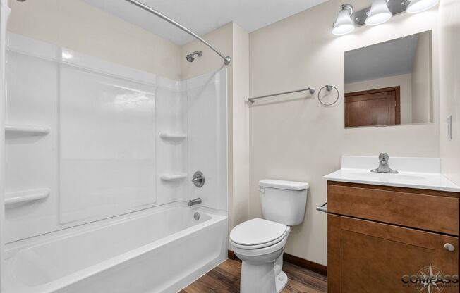 Studio, 1 bath, 450 sqft, $995, Unit 003