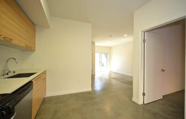 Mar Vista Lofts - Kitchen