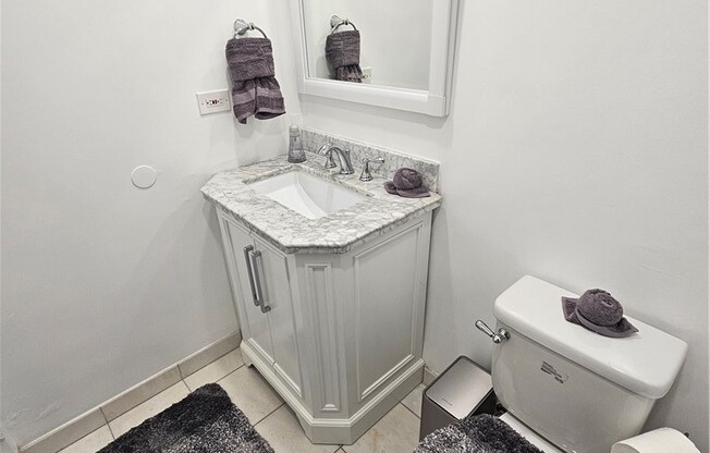 1 bed, 2 baths, 888 sqft, $4,995, Unit 2204