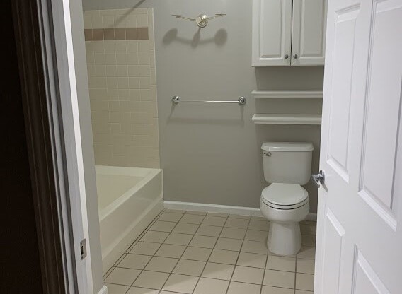 2 beds, 2 baths, 1,231 sqft, $2,700, Unit 213