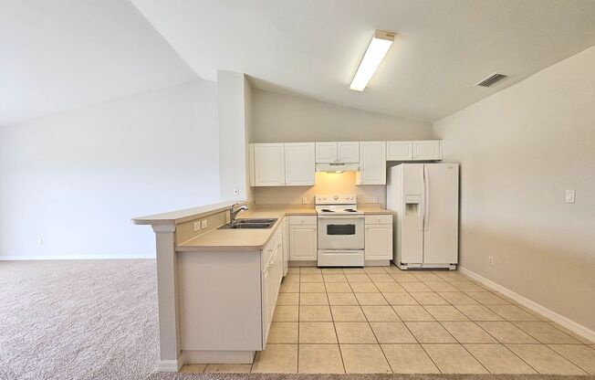 Charming 3-Bedroom Home in Convenient Lehigh Acres Location