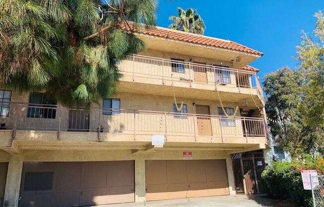 1202 N Van Ness