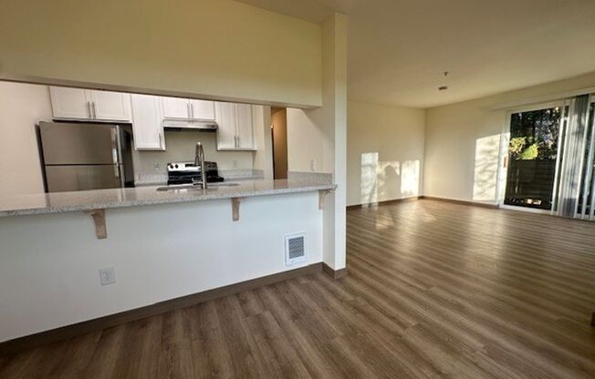 2 beds, 1 bath, 914 sqft, $1,860, Unit 123