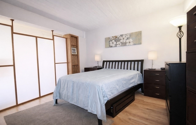 1 bed, 1 bath, 700 sqft, $3,400, Unit 525