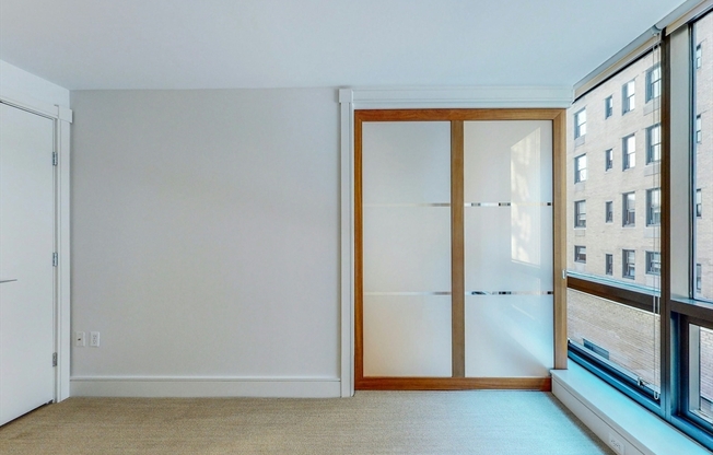 1 bed, 1 bath, 691 sqft, $4,000, Unit 1207