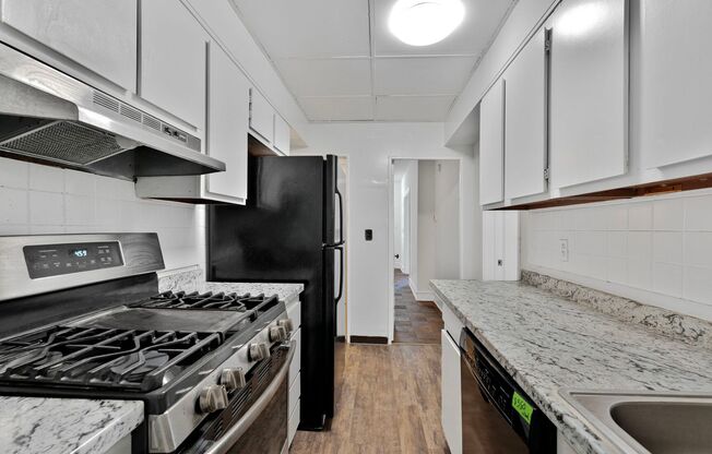 Spacious 6BR/1.5BA Row home