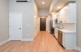Studio, 1 bath, 370 sqft, $1,118, Unit 004