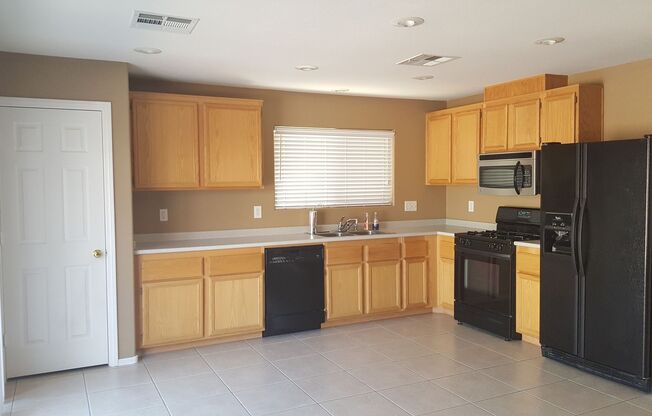 Beautiful 4Bed/3Bath/2Car home located within the Iron Mountain Ranch Community