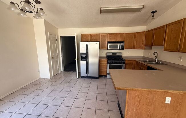 3 beds, 2 baths, $1,700