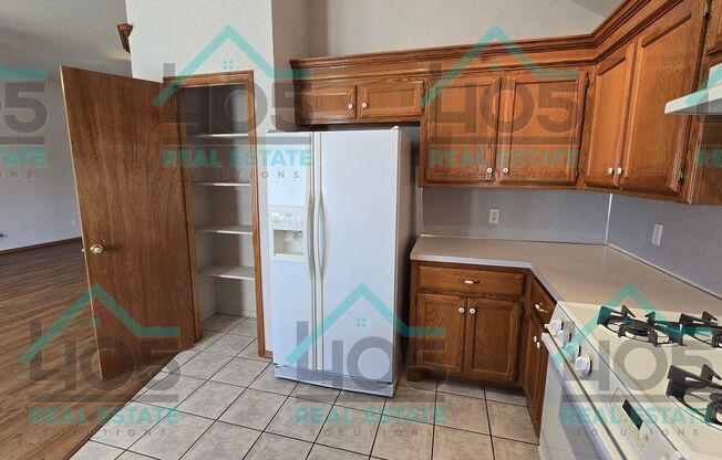 3 beds, 2 baths, $1,600