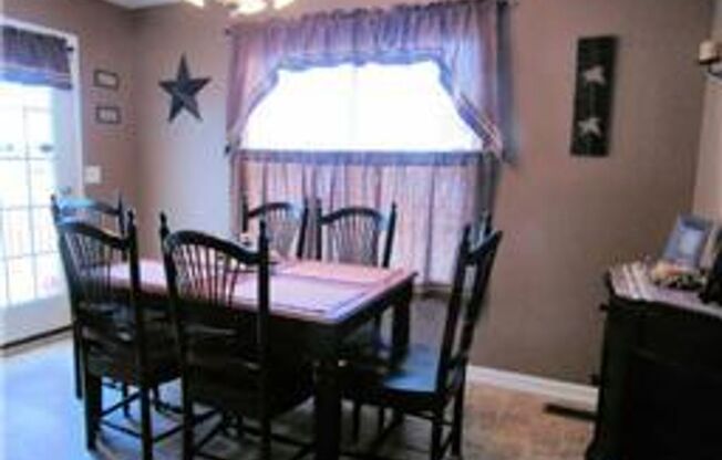 3 beds, 2 baths, $1,525