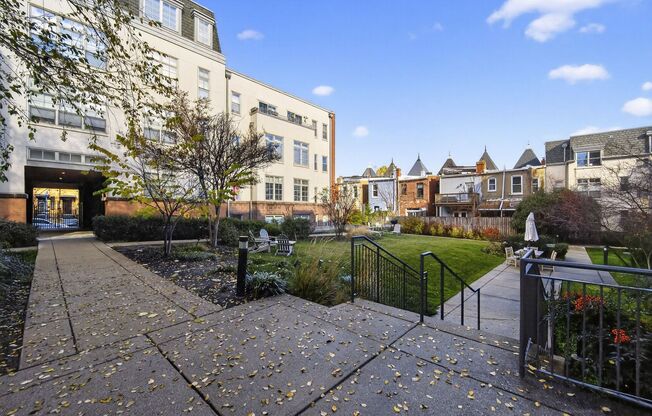 Available Now! 2 Bed // 2 Bath in Bloomingdale / Ledroit Park with Parking!