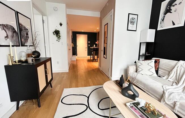 1 bed, 1 bath, $5,250, Unit 1_402