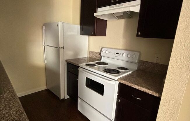 3 beds, 2 baths, 1,050 sqft, $2,775, Unit 2573-08