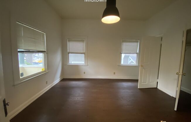 2 beds, 2 baths, $2,595