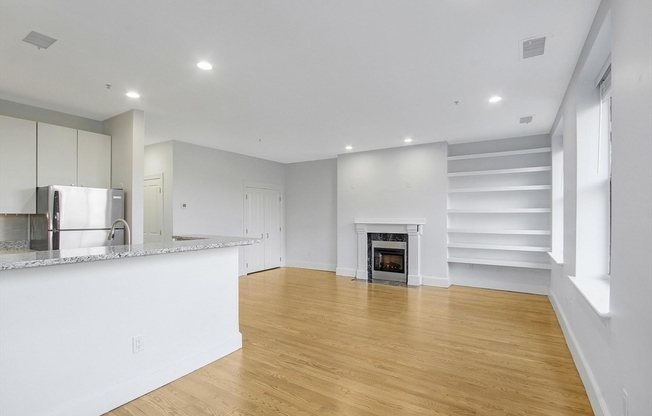 140 BOYLSTON ST