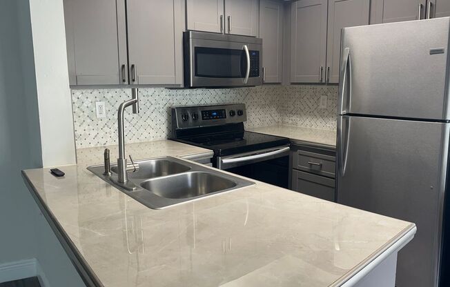 2 beds, 2.5 baths, 1,250 sqft, $2,310, Unit 6860-101
