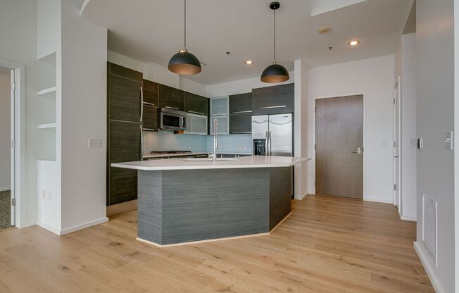 2 beds, 2.5 baths, $3,995, Unit Unit 809