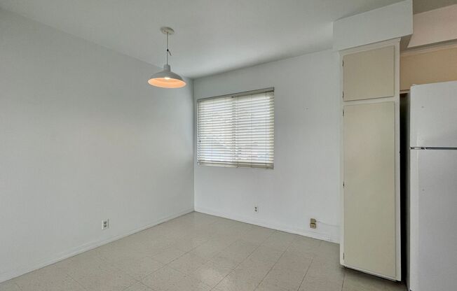 2 beds, 1 bath, $2,300, Unit #3