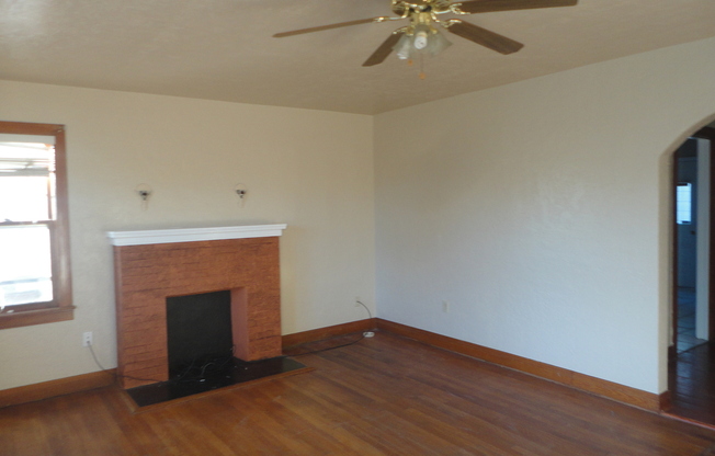 3 beds, 2 baths, $750