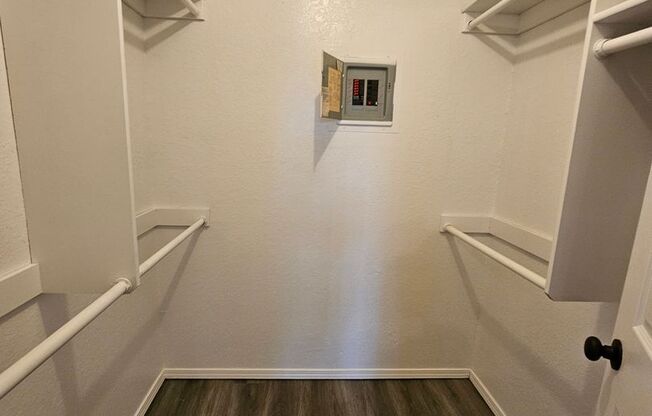 3 beds, 2 baths, 1,200 sqft, $1,450, Unit 518
