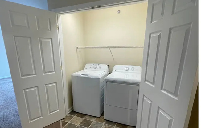 2 beds, 2 baths, 1,076 sqft, $1,390, Unit 5963308