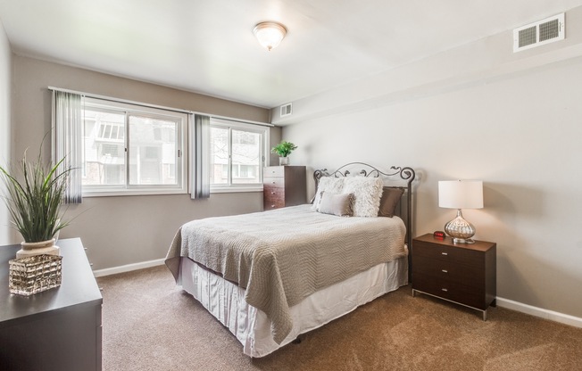 1 bed, 1 bath, 950 sqft, $1,399, Unit *13-2726