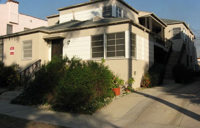 414-416 1/2 Gardner - R&amp;E Eisenstein Community Property Trust
