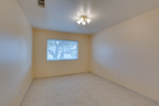 3 beds, 2 baths, $1,700