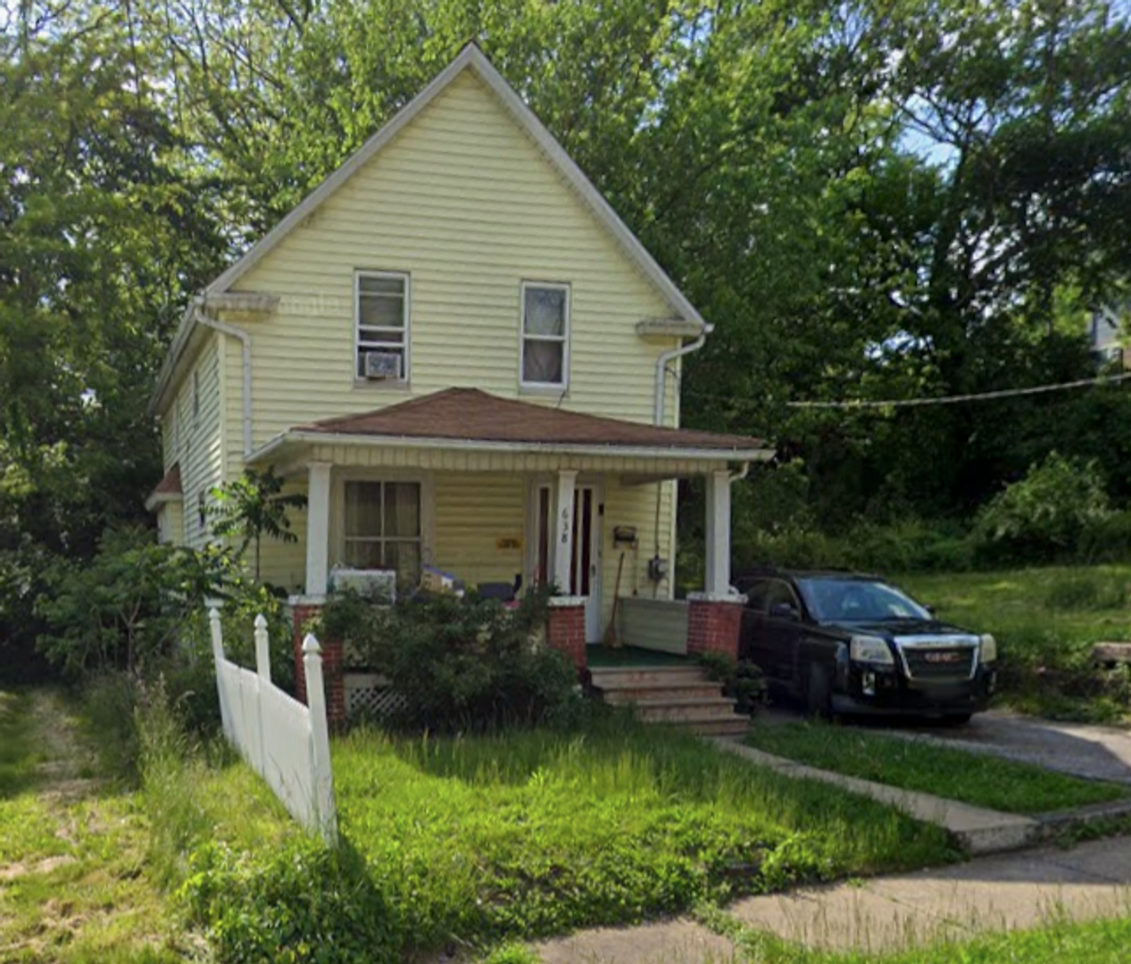 Spacious 3-Bedroom Home for Lease in Akron