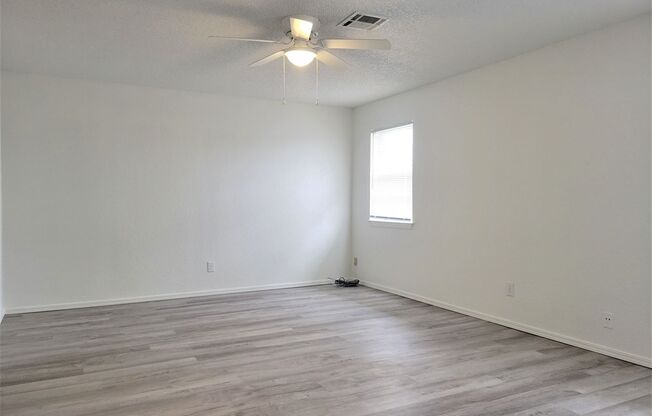 Adorable, Cozy Duplex Located In Oklahoma City!!