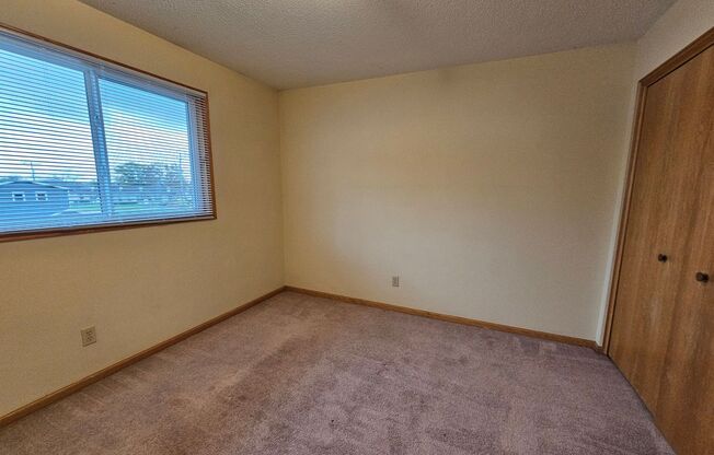 2 beds, 1 bath, $745, Unit 1630.09