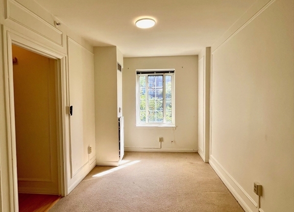 1 bed, 1 bath, 566 sqft, $2,800, Unit B605