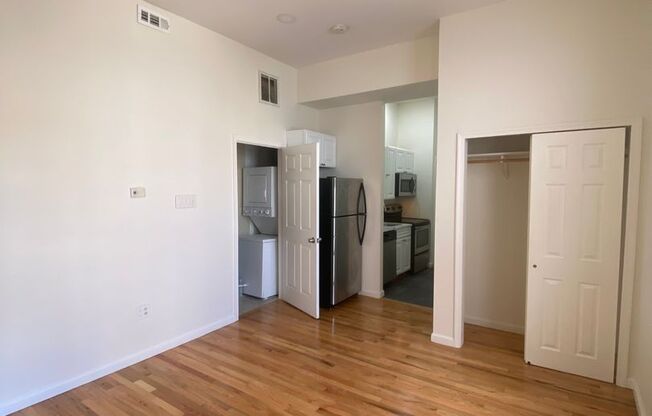 Studio, 1 bath, $995, Unit 1932 N 7th Street, Unit 6