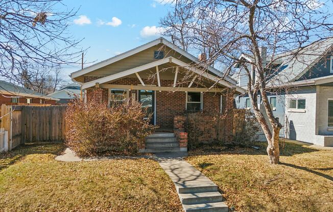 3BD, 3BA Sunnyside Bungalow with 3-Car Garage